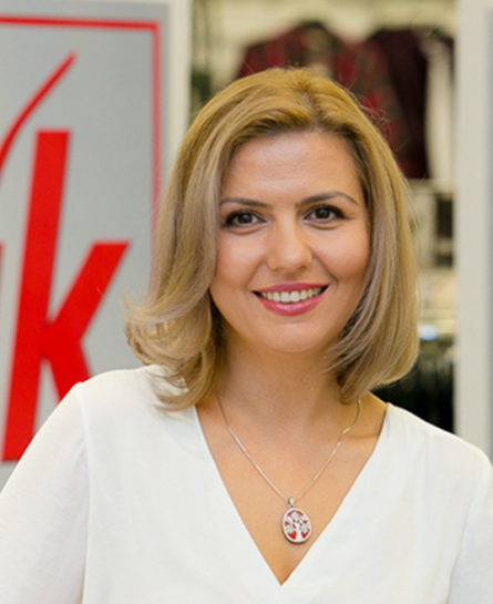 Raluca  Hartmann